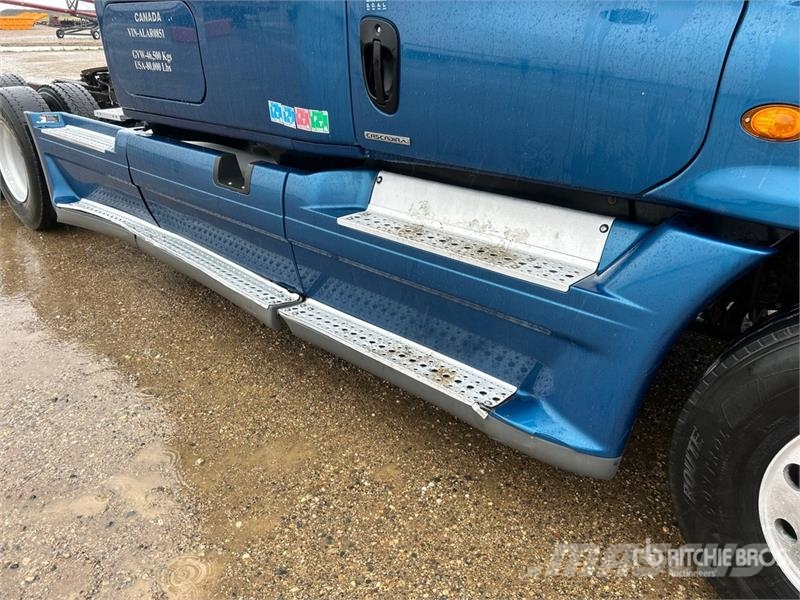 Freightliner Cascadia 125 6x4 T/A Sleeper Truck Tractor Motrici e Trattori Stradali