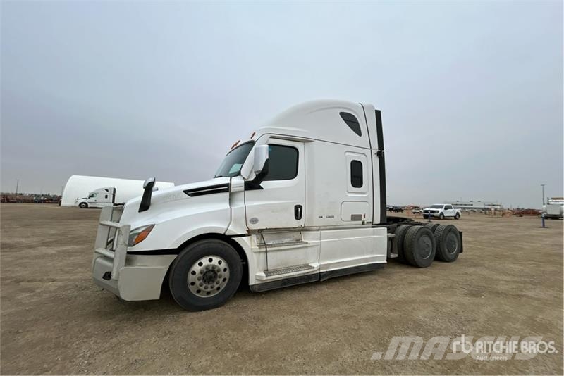 Freightliner Cascadia 126 6x4 T/A Sleeper Truck Tractor Truck Tractor Units