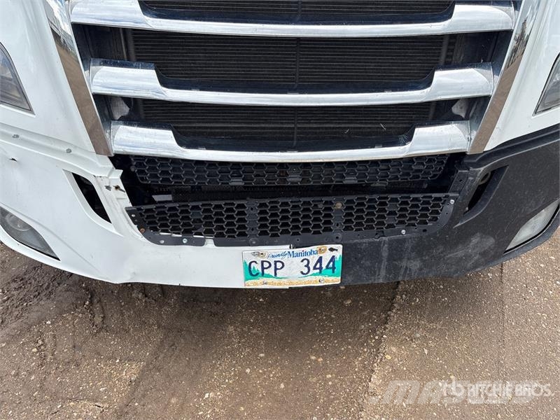Freightliner Cascadia 126 6x4 T/A Sleeper Truck Tractor Camiones tractor