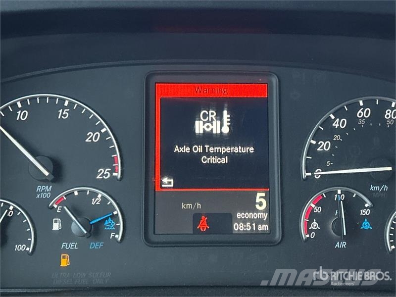 Freightliner Cascadia 126 6x4 T/A Sleeper Truck Tractor Naudoti vilkikai