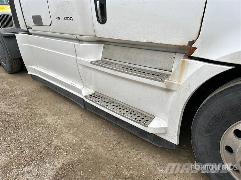 Freightliner Cascadia 126 6x4 T/A Sleeper Truck Tractor Truck Tractor Units