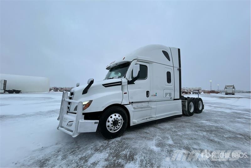 Freightliner Cascadia 126 6x4 T/A Sleeper Truck Tractor Naudoti vilkikai
