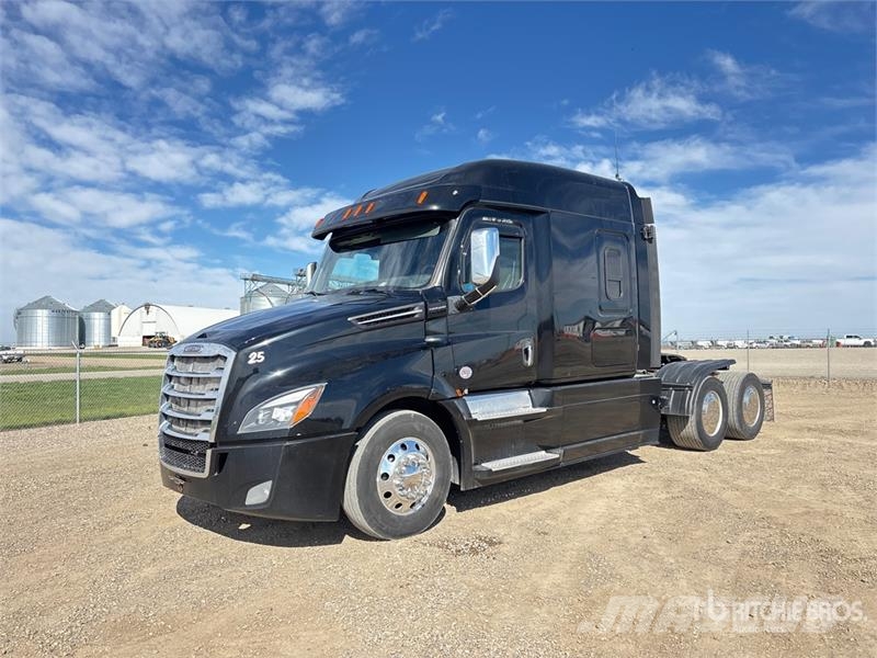 Freightliner Cascadia 126 6x4 T/A Sleeper Truck Tractor Τράκτορες