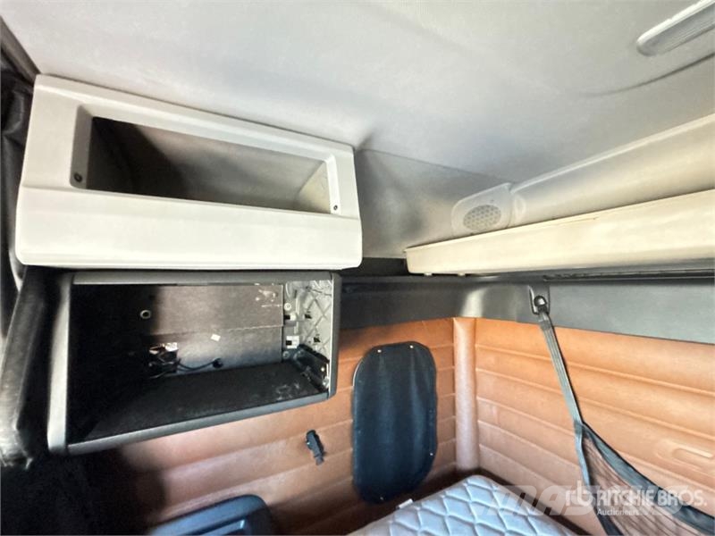 Freightliner Cascadia 126 T/A Sleeper Truck Tractor Влекачи