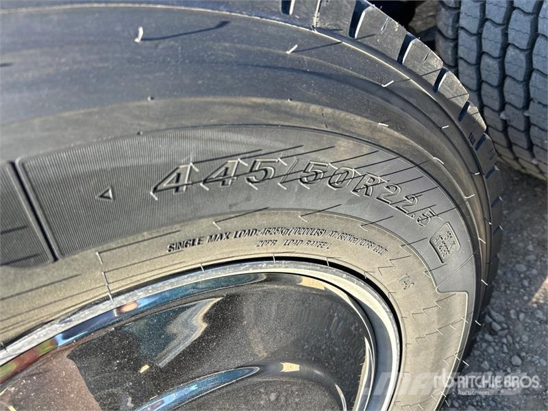 Freightliner Cascadia 126 6x4 T/A Sleeper Truck Tractor Седельные тягачи
