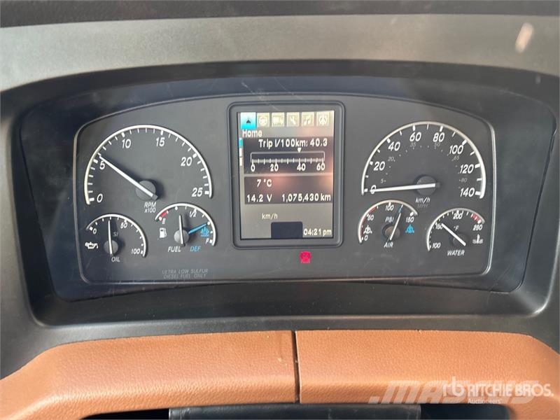 Freightliner Cascadia 126 6x4 T/A Sleeper Truck Tractor Traktorske jedinice
