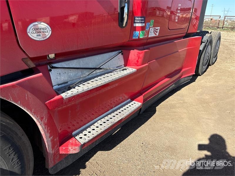 Freightliner Cascadia 126 T/A Sleeper Truck Tractor Camiones tractor