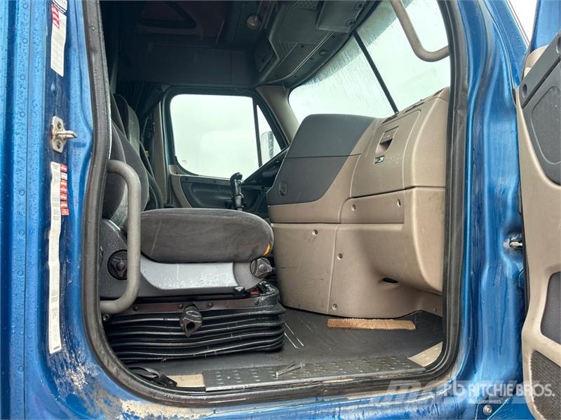 Freightliner Cascadia 125 6x4 T/A Sleeper Truck Tractor Motrici e Trattori Stradali
