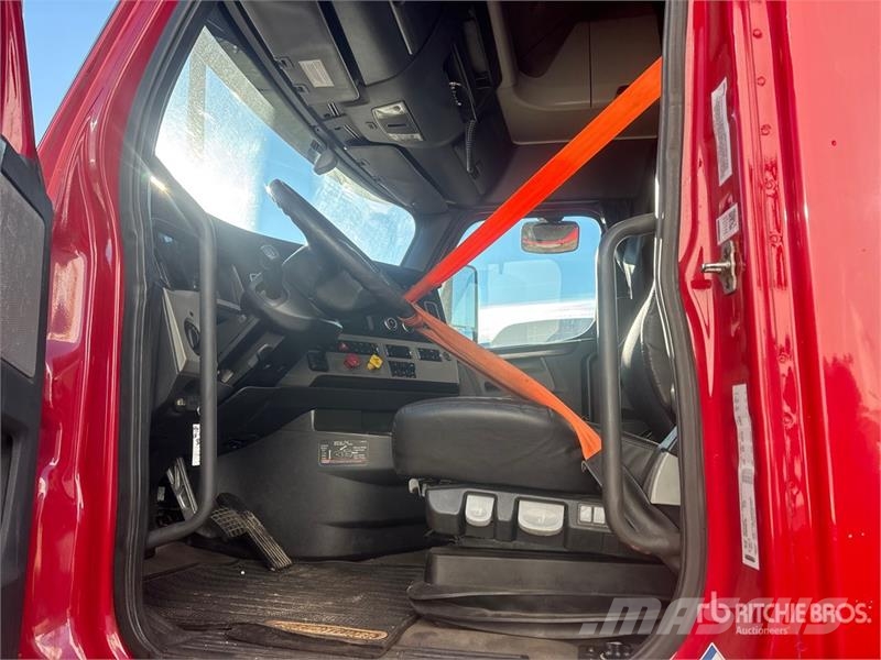 Freightliner Cascadia Electric 6x4 T/A Sleeper Truck Tractor (I Sattelzugmaschinen