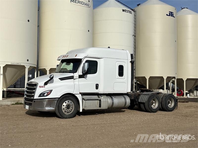 Freightliner Cascadia 126 T/A Sleeper Truck Tractor Cavalos mecânicos