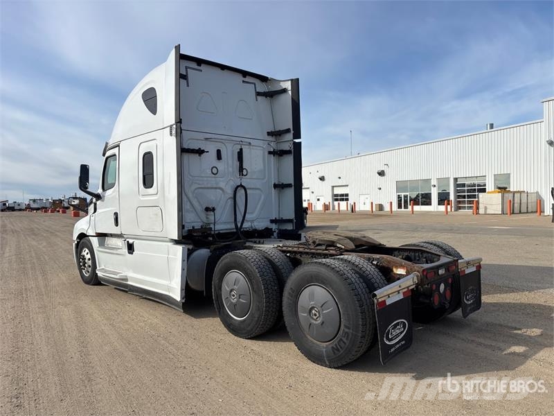 Freightliner Cascadia 126 6x4 T/A Sleeper Truck Tractor Motrici e Trattori Stradali