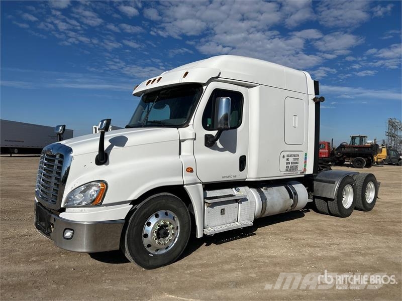 Freightliner Cascadia T/A Sleeper Truck Tractor Vlačilci