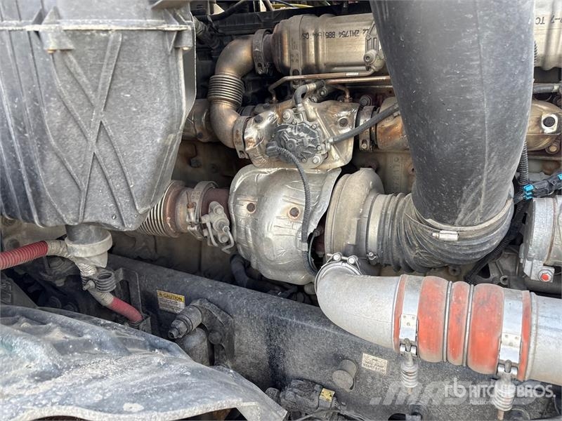 Freightliner Cascadia 126 6x4 T/A Sleeper Truck Tractor Camiones tractor