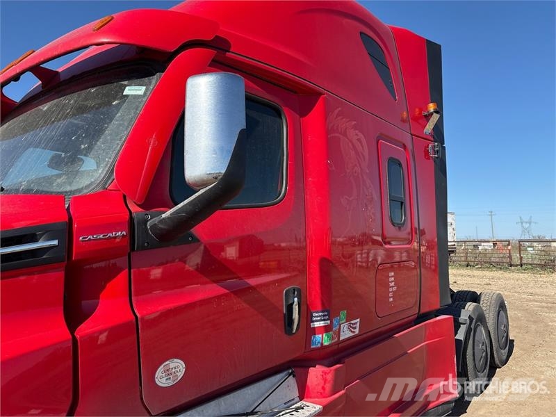 Freightliner Cascadia 126 T/A Sleeper Truck Tractor Camiones tractor