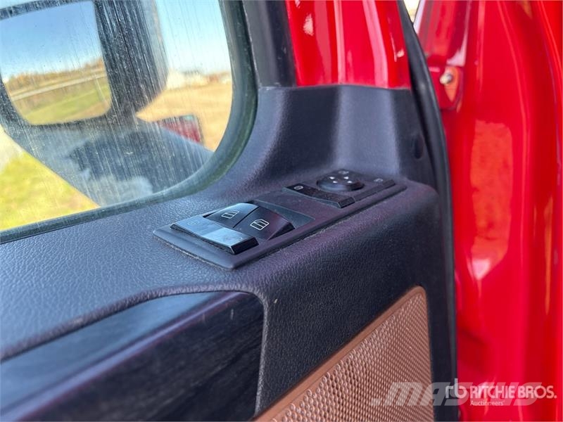 Freightliner Cascadia 126 T/A Sleeper Truck Tractor Camiones tractor