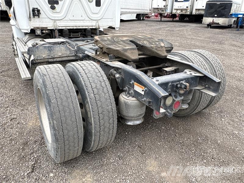 Freightliner Cascadia 4x2 S/A Day Cab Truck Tractor Тягачі