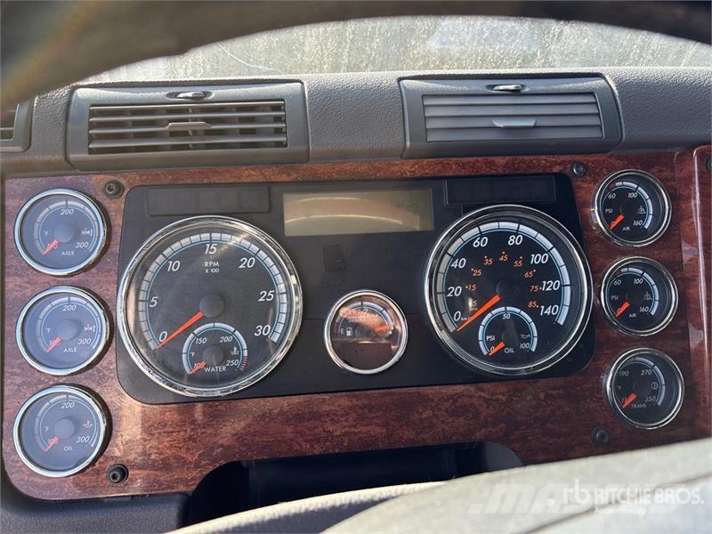 Freightliner Cascadia 6x4 6x4 T/A Sleeper Truck Tractor (Inoper Cabezas tractoras