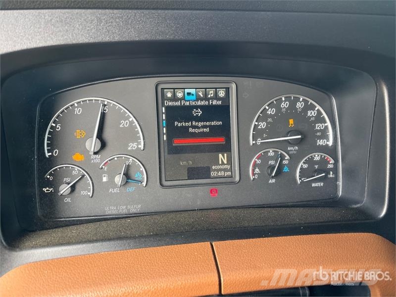 Freightliner Cascadia 126 6x4 T/A Sleeper Truck Tractor Motrici e Trattori Stradali
