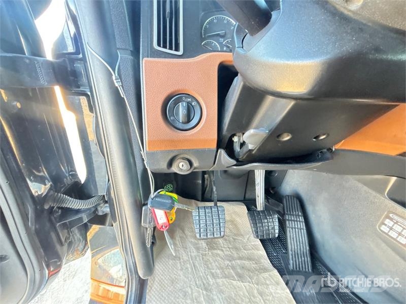 Freightliner Cascadia 126 Tractor Units