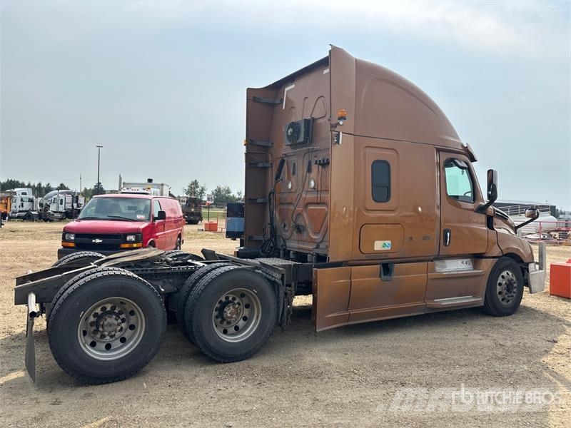 Freightliner Cascadia 126 6x4 T/A Sleeper Truck Tractor (Inoper Motrici e Trattori Stradali