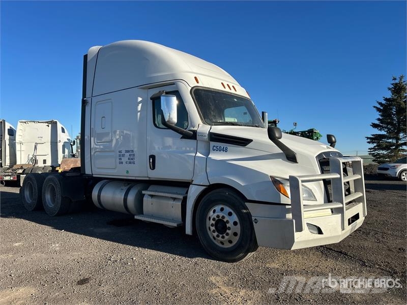 Freightliner Cascadia 126 6x4 T/A Sleeper Truck Tractor Cabezas tractoras