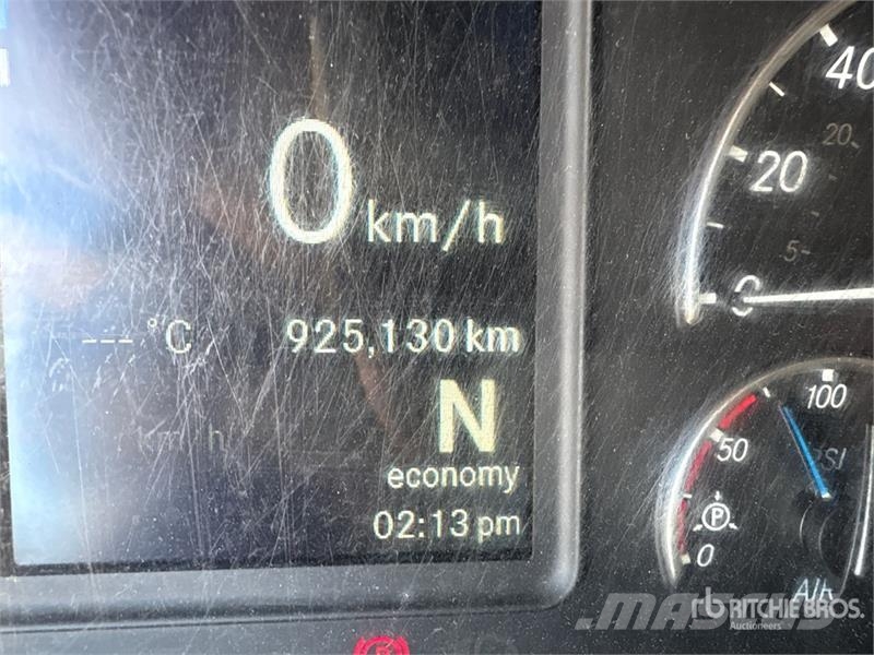 Freightliner Cascadia 126 6x4 T/A Sleeper Truck Tractor Autotractoare