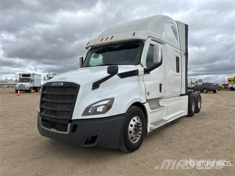 Freightliner Cascadia 126 6x4 T/A Sleeper Truck Tractor Vilcēji