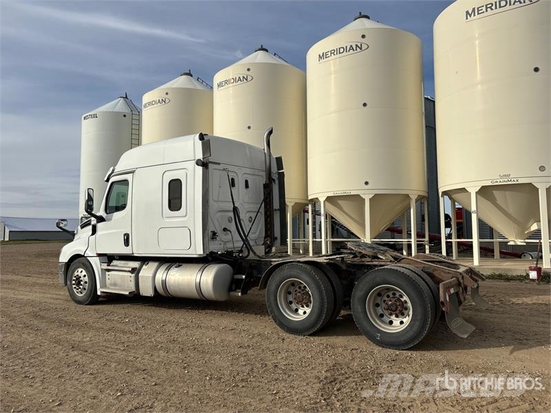 Freightliner Cascadia 126 T/A Sleeper Truck Tractor Cavalos mecânicos
