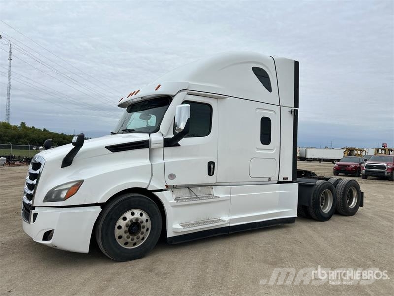 Freightliner Cascadia 126 T/A Sleeper Truck Tractor Vilcēji