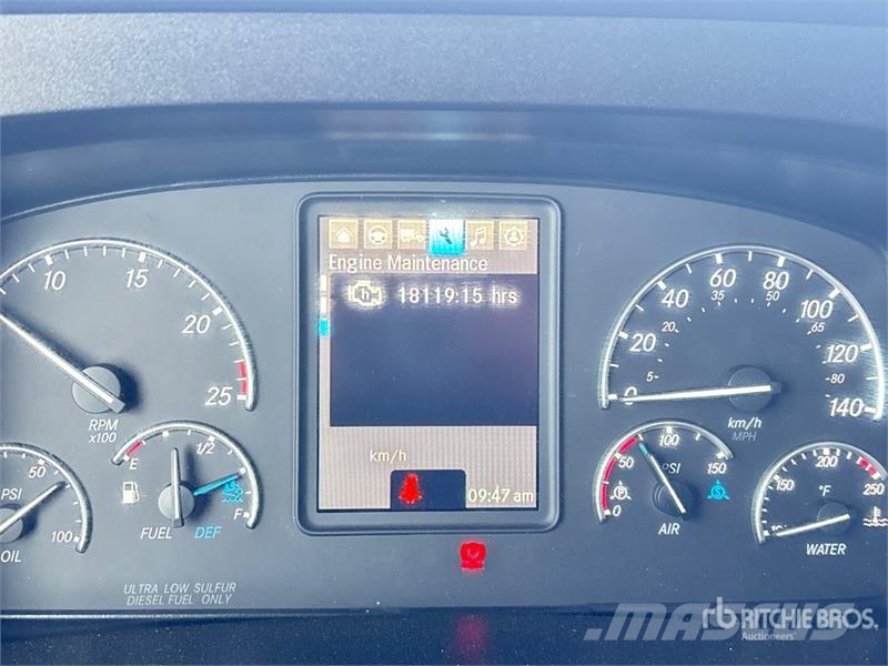 Freightliner Cascadia 126 6x4 T/A Sleeper Truck Tractor Седельные тягачи