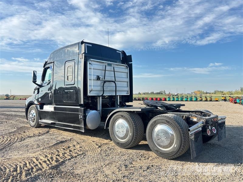Freightliner Cascadia 126 T/A Sleeper Truck Tractor Влекачи