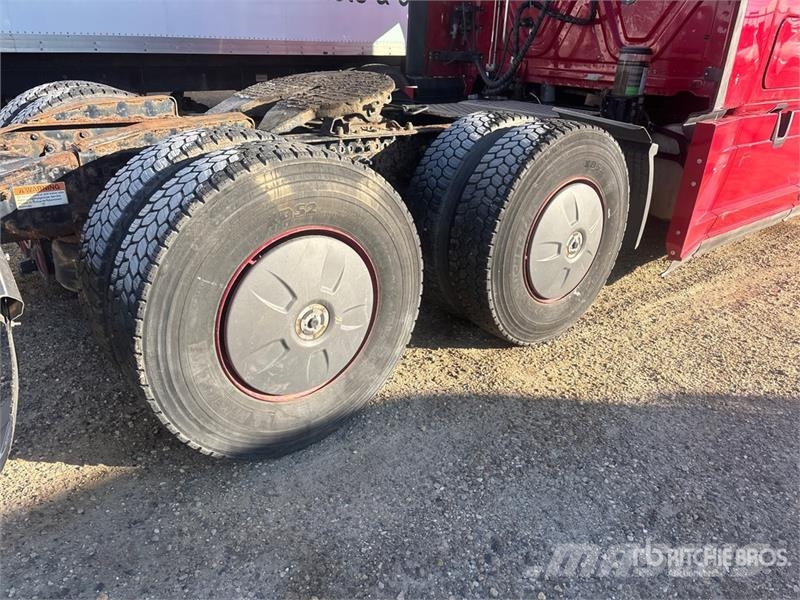 Freightliner Cascadia Electric 6x4 T/A Sleeper Truck Tractor (I Sattelzugmaschinen