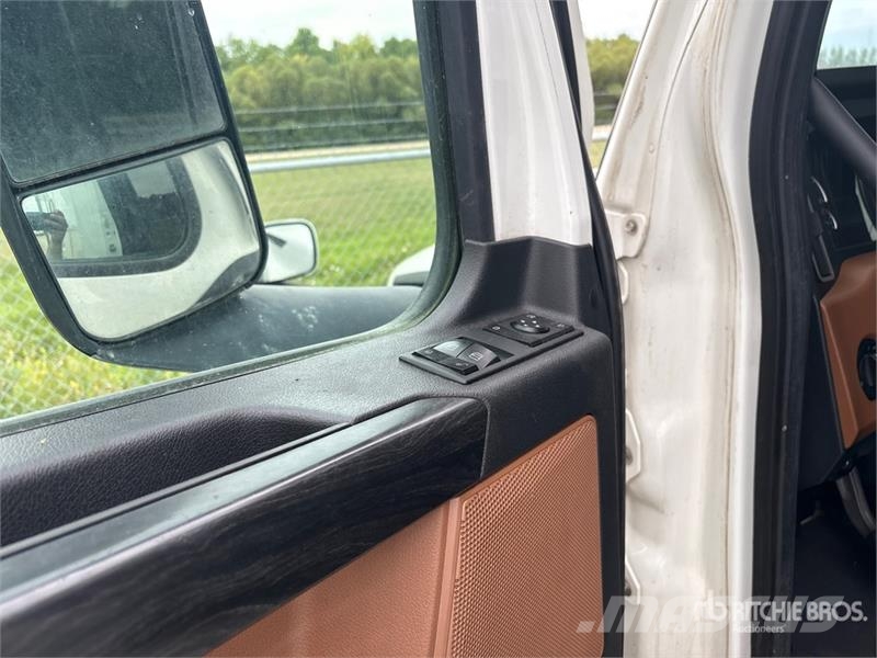 Freightliner Cascadia 6x4 T/A Sleeper Truck Tractor (Inoperable Cabezas tractoras