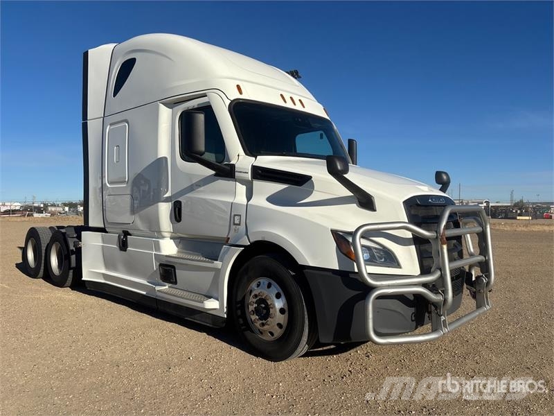 Freightliner Cascadia 6x4 T/A Sleeper Truck Tractor Tegljači