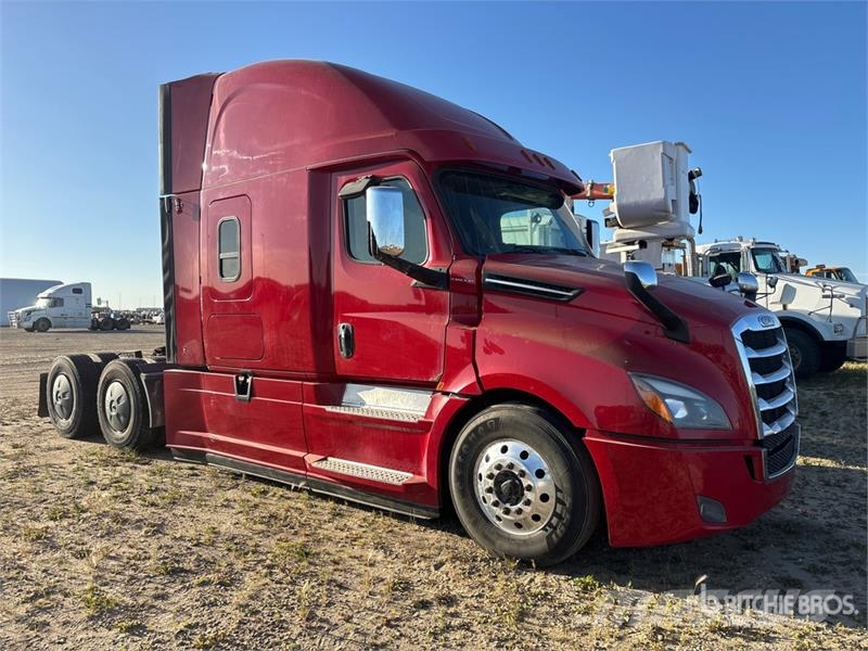 Freightliner Cascadia 126 6x4 T/A Sleeper Truck Tractor Traktorske jedinice