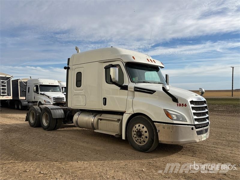 Freightliner Cascadia 126 T/A Sleeper Truck Tractor Cavalos mecânicos