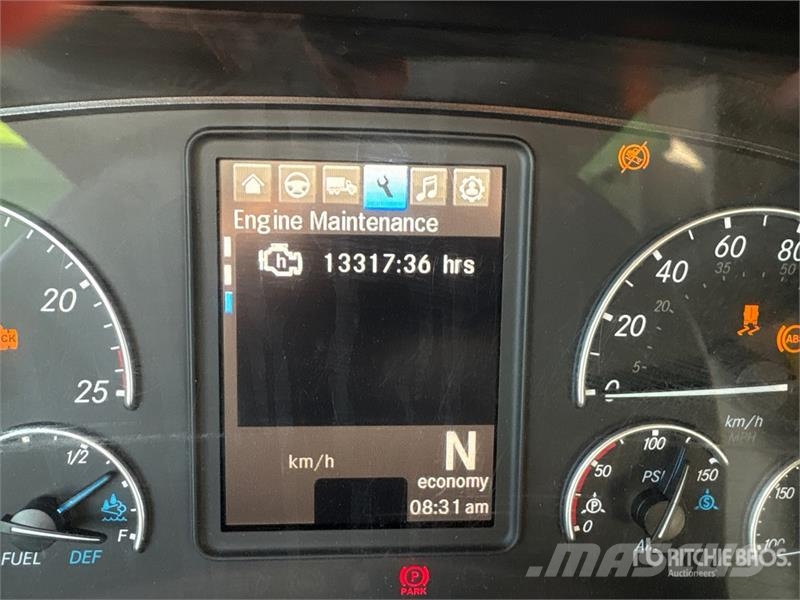 Freightliner Cascadia 126 6x4 T/A Sleeper Truck Tractor Camiones tractor
