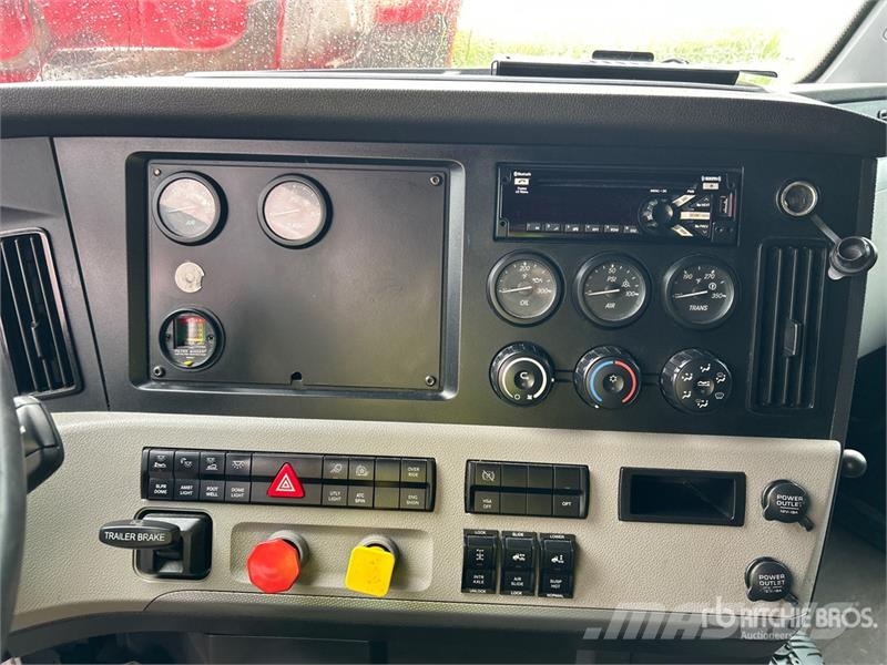 Freightliner Cascadia 126 Vetopöytäautot