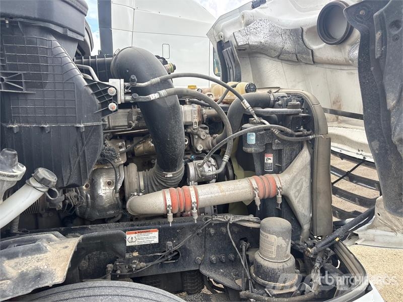 Freightliner Cascadia 126 6x4 T/A Sleeper Truck Tractor Dragbilar