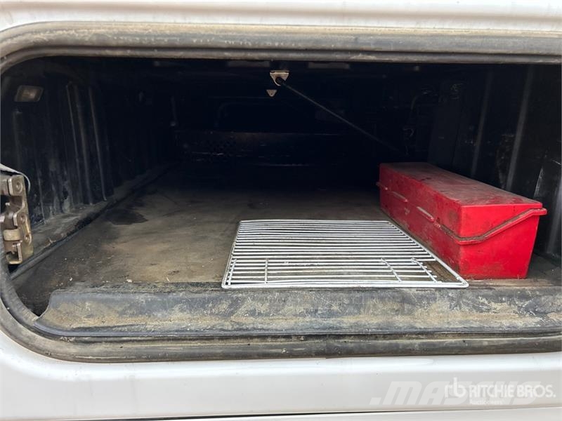 Freightliner Cascadia 126 6x4 T/A Sleeper Truck Tractor Tractor Units