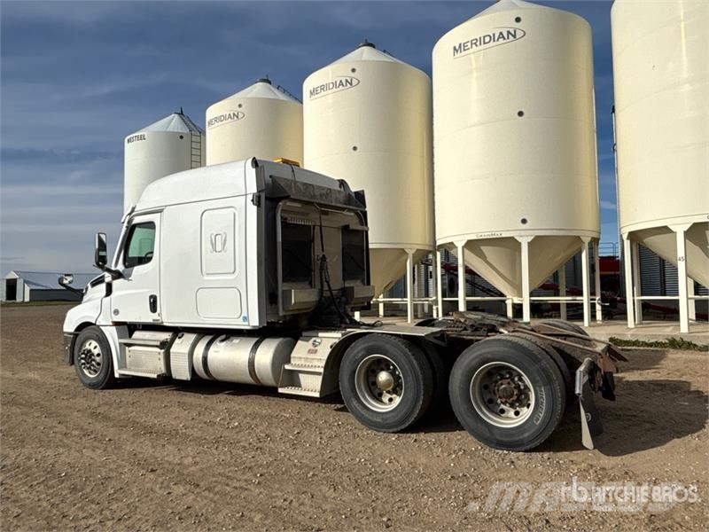 Freightliner Cascadia 126 T/A Sleeper Truck Tractor Cavalos mecânicos
