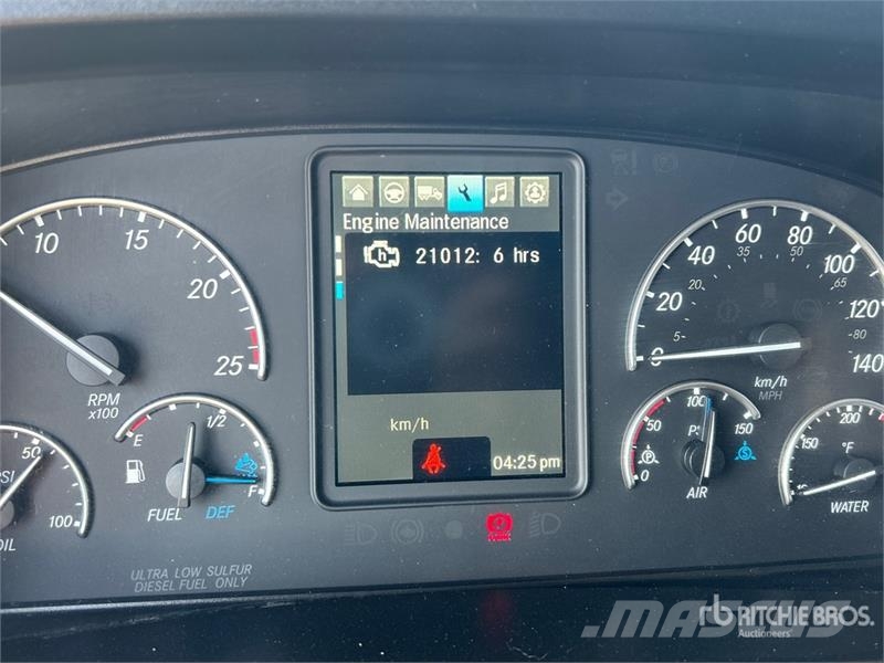 Freightliner Cascadia 126 6x4 T/A Sleeper Truck Tractor Traktorske jedinice