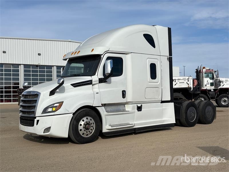 Freightliner Cascadia 126 6x4 T/A Sleeper Truck Tractor Motrici e Trattori Stradali