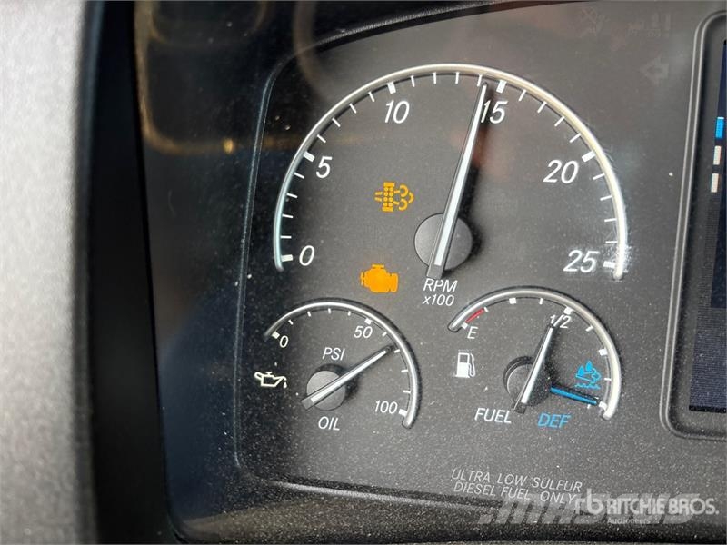 Freightliner Cascadia 126 6x4 T/A Sleeper Truck Tractor Motrici e Trattori Stradali
