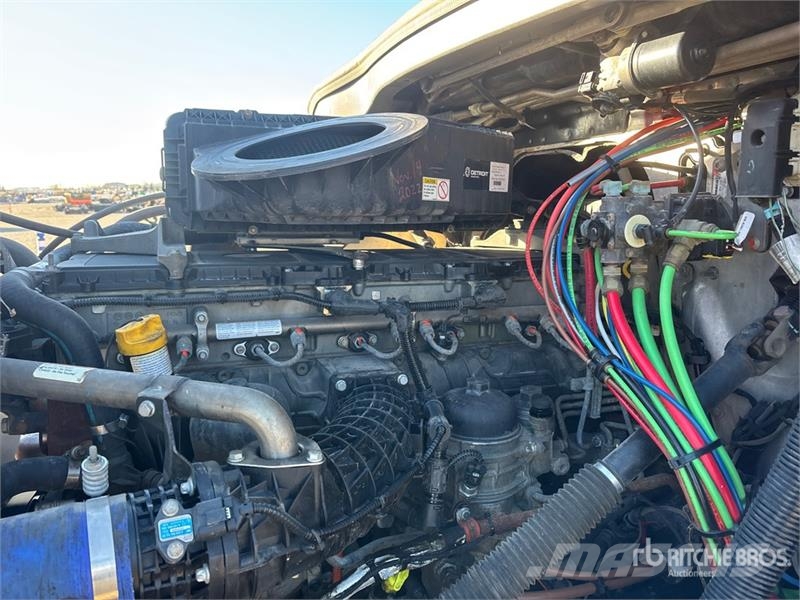 Freightliner Cascadia 126 6x4 T/A Sleeper Truck Tractor Cavalos mecânicos