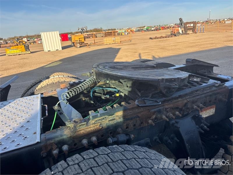 Freightliner Cascadia 6x4 T/A Sleeper Truck Tractor Trekkers