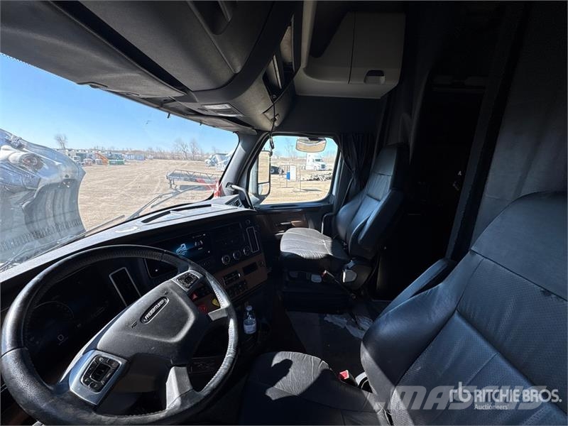 Freightliner Cascadia 113 Тягачі