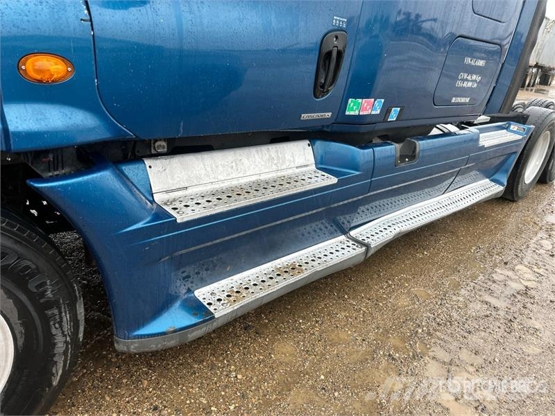 Freightliner Cascadia 125 6x4 T/A Sleeper Truck Tractor Motrici e Trattori Stradali