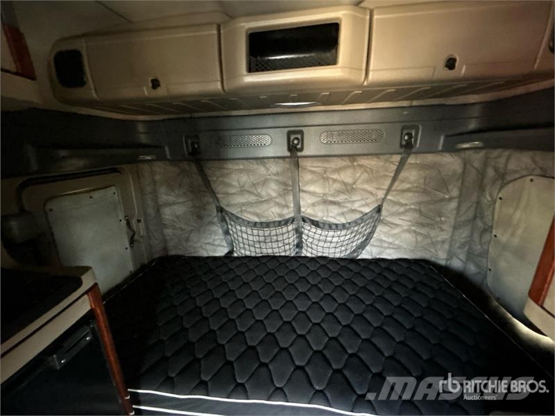 Freightliner Cascadia 125 6x4 T/A Sleeper Truck Tractor Τράκτορες