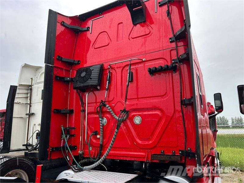 Freightliner Cascadia 126 Vetopöytäautot